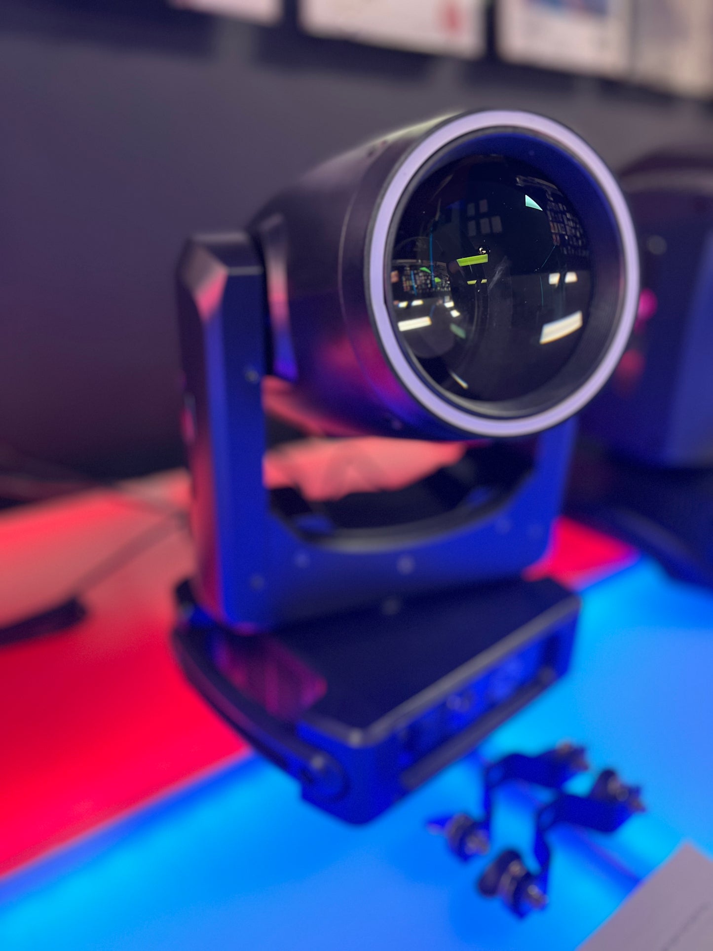 Beam 10R 280W Halo LED by Nova